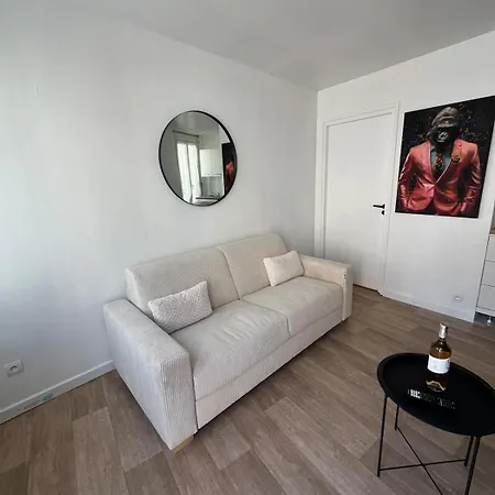 Jolie Pret Des Arenes Nimes